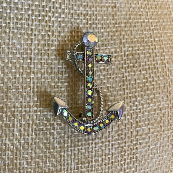 Sparkling AB Crystal Anchor Brooch and Bracelet Set - Picture 6 of 12